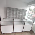 Amenajare magazin de ceasuri cu vitrine la comanda